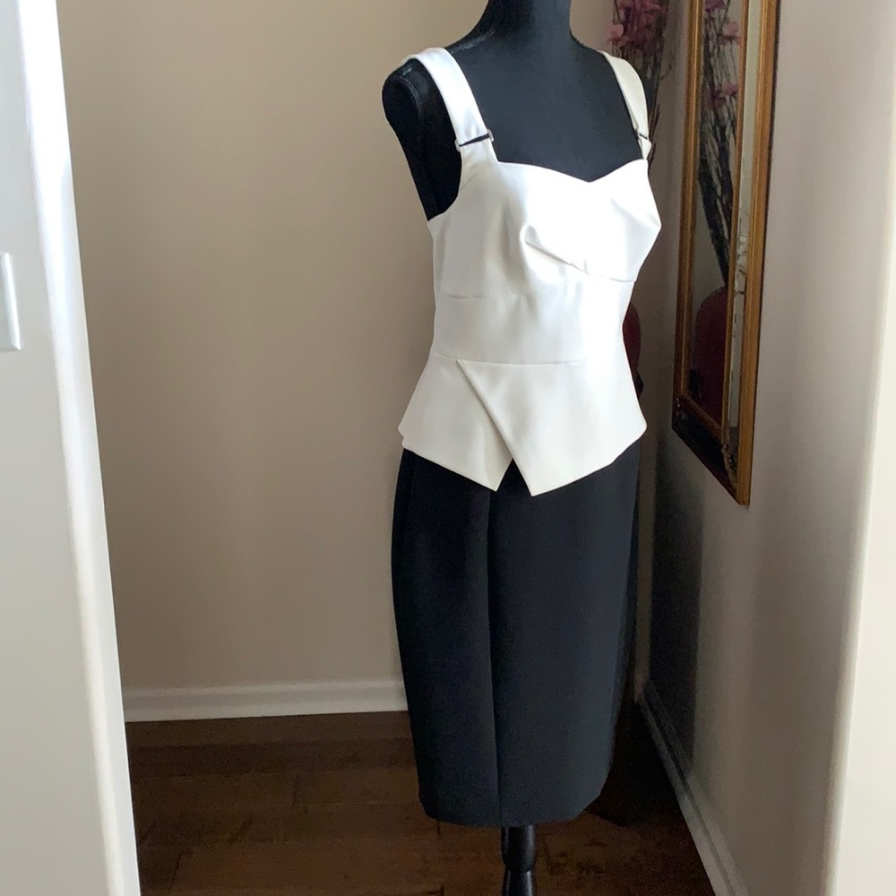 Karen Millen Black and White Sleeveless Queen Anne Neckline Peplum Dress - 8
